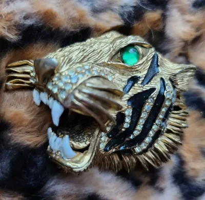 tiger brooch
